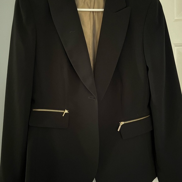Tahari Blazer - Picture 2 of 4